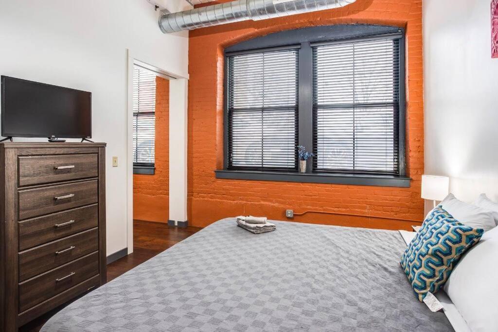 Centric Ny Style Loft W/King Bed Apartment Rochester Luaran gambar