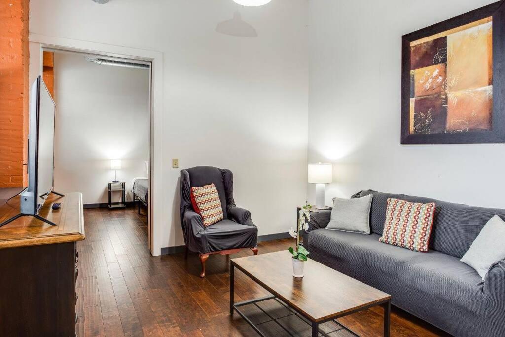 Centric Ny Style Loft W/King Bed Apartment Rochester Luaran gambar
