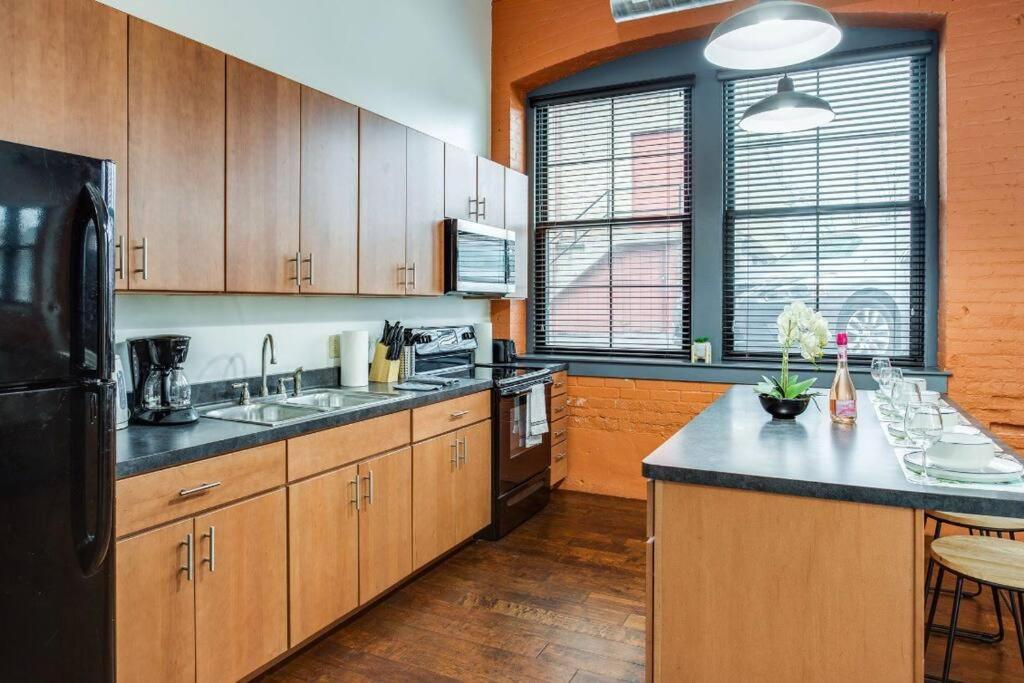 Centric Ny Style Loft W/King Bed Apartment Rochester Luaran gambar