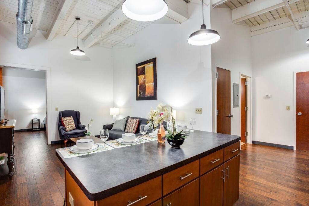 Centric Ny Style Loft W/King Bed Apartment Rochester Luaran gambar